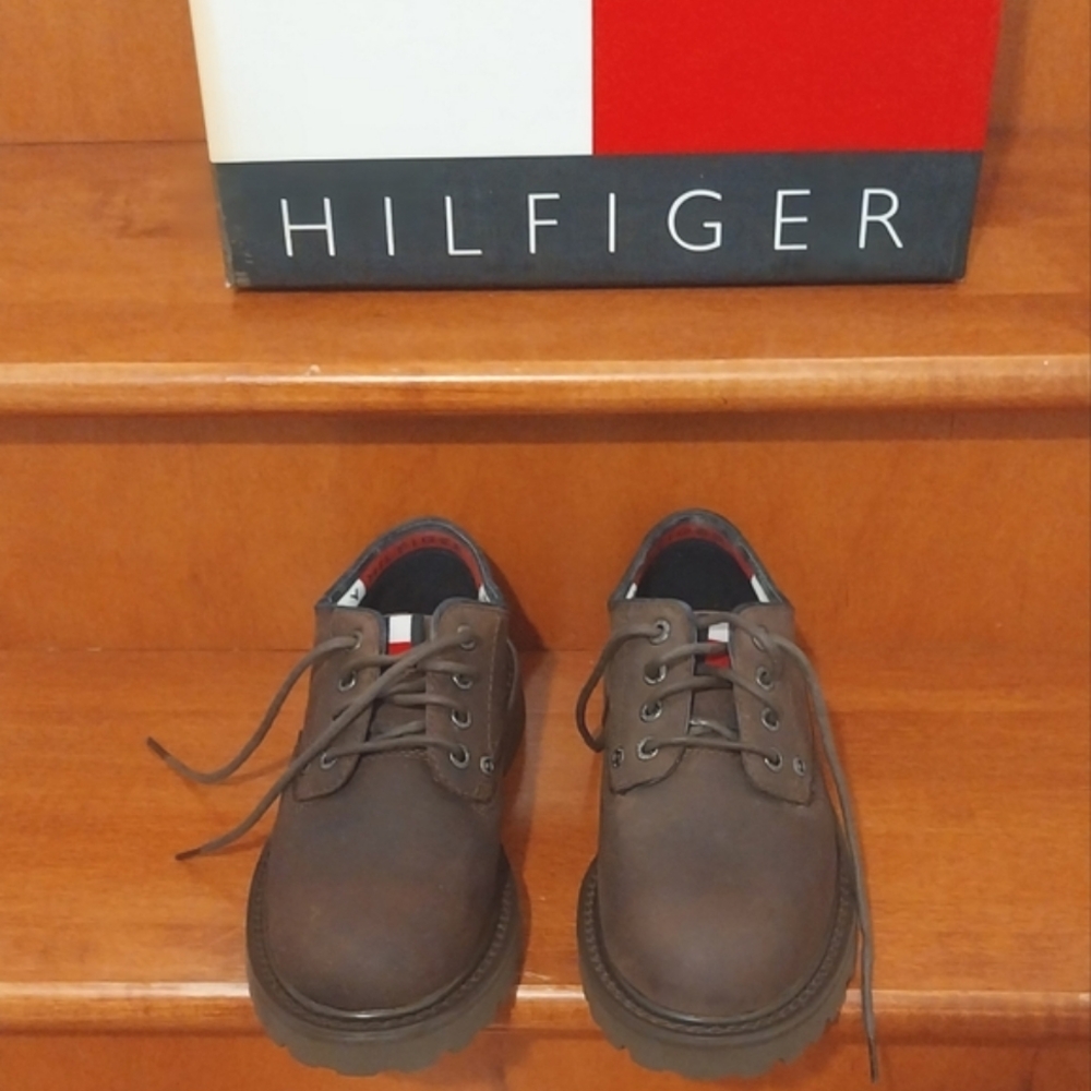🎈🎈 Brand New   Tommy Hilfiger leather shoes